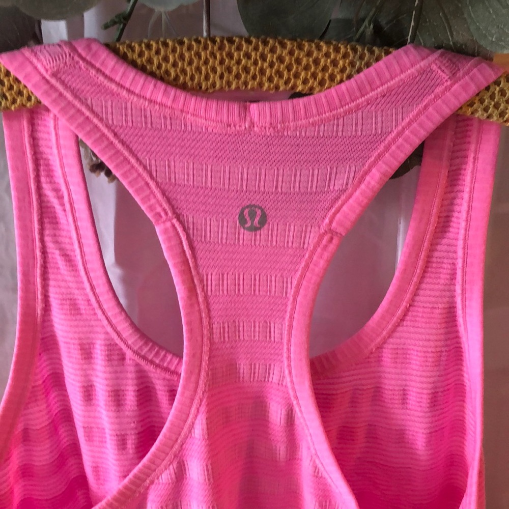 Lululemon razor back top. - Picture 3 of 4